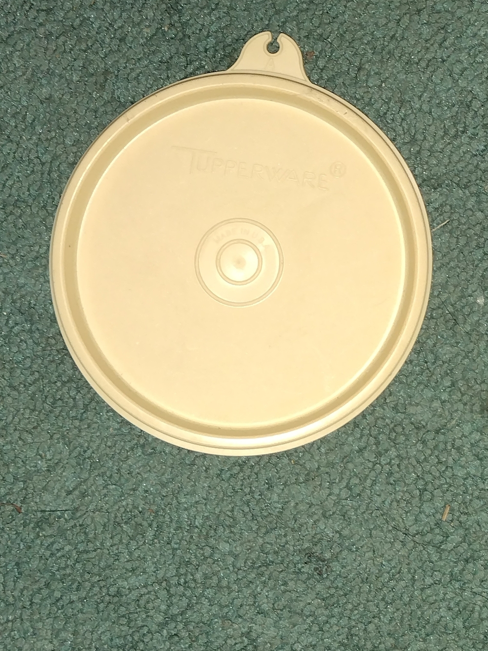 Tupperware Round Beige Container Lid Mold # 215-20